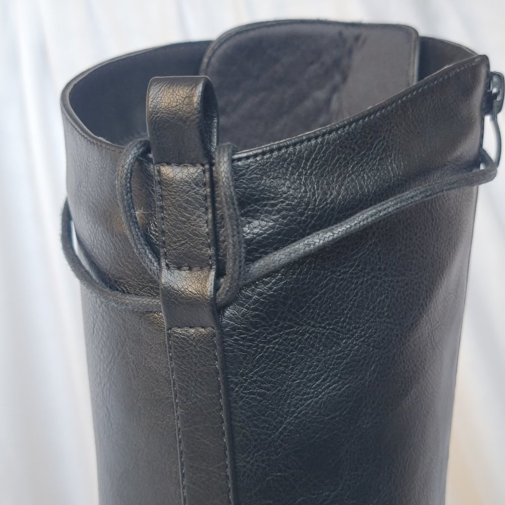 Venus Black Lace Up Tall Knee High Boots - Size 9 EUC - Picture 10 of 12